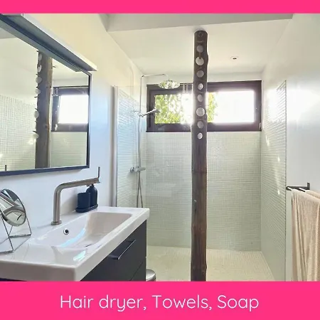 Full Relaxation - Private - Sea View - Stunning Garden - 2 Terraces - 3 Bedrooms - Wifi - Parking - Washing Machine *