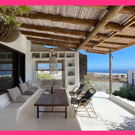 Full Relaxation - Private - Sea View - Stunning Garden - 2 Terraces - 3 Bedrooms - Wifi - Parking - Washing Machine
