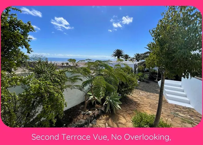 Full Relaxation - Private - Sea View - Stunning Garden - 2 Terraces - 2 Bedrooms - Wifi - Parking - Washing Machine 度假居 *