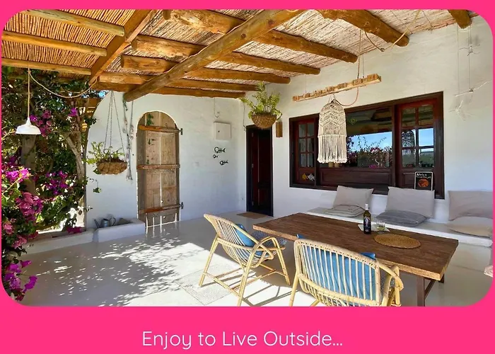 Full Relaxation - Private - Sea View - Stunning Garden - 2 Terraces - 2 Bedrooms - Wifi - Parking - Washing Machine