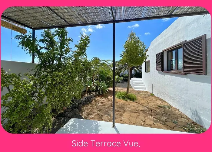 Full Relaxation - Private - Sea View - Stunning Garden - 2 Terraces - 2 Bedrooms - Wifi - Parking - Washing Machine 度假居 *