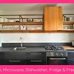 Full Relaxation - Private - Sea View - Stunning Garden - 2 Terraces - 2 Bedrooms - Wifi - Parking - Washing Machine Holiday home