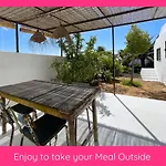 Full Relaxation - Private - Sea View - Stunning Garden - 2 Terraces - 2 Bedrooms - Wifi - Parking - Washing Machine Holiday home