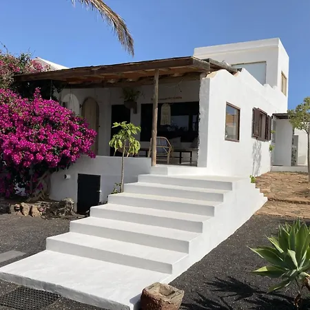 Full Relaxation - Private - Sea View - Private Garden - 2 Terraces - 3 Bedrooms - Wifi - Parking - Washing Machine Holiday home *
