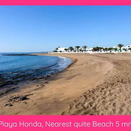 Full Relaxation - Private - Sea View - Stunning Garden - 2 Terraces - 2 Bedrooms - Wifi - Parking - Washing Machine Hébergement de vacances Güime
