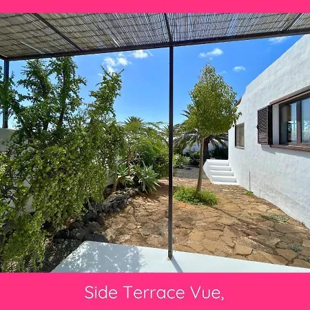 Full Relaxation - Private - Sea View - Stunning Garden - 2 Terraces - 3 Bedrooms - Wifi - Parking - Washing Machine Casa de Férias *