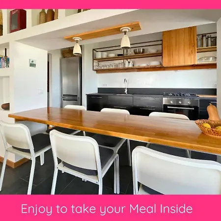 Full Relaxation - Private - Sea View - Stunning Garden - 2 Terraces - 3 Bedrooms - Wifi - Parking - Washing Machine Casa de Férias Güime