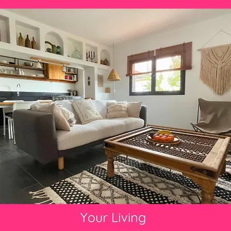 Full Relaxation - Private - Sea View - Stunning Garden - 2 Terraces - 3 Bedrooms - Wifi - Parking - Washing Machine Casa de Férias Güime