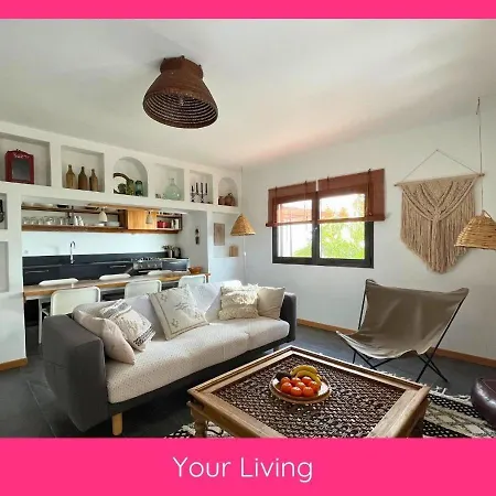 Full Relaxation - Private - Sea View - Stunning Garden - 2 Terraces - 2 Bedrooms - Wifi - Parking - Washing Machine *