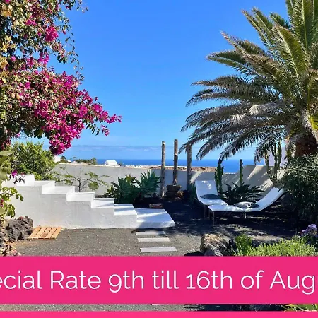 Full Relaxation - Private - Sea View - Stunning Garden - 2 Terraces - 2 Bedrooms - Wifi - Parking - Washing Machine Hébergement de vacances Güime