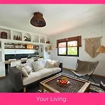 Full Relaxation - Private - Sea View - Stunning Garden - 2 Terraces - 2 Bedrooms - Wifi - Parking - Washing Machine *